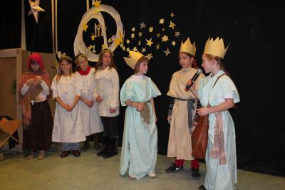 Foto des Albums: Weihnachtskonzert und Weihnachtsmarkt an der Oberschule mit Grundschulteil Glöwen (05. 12. 2012)