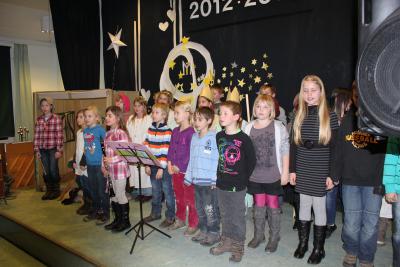 Foto des Albums: Weihnachtskonzert und Weihnachtsmarkt an der Oberschule mit Grundschulteil Glöwen (05. 12. 2012)