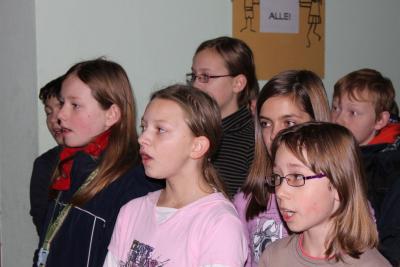 Foto des Albums: Weihnachtskonzert und Weihnachtsmarkt an der Oberschule mit Grundschulteil Glöwen (05. 12. 2012)