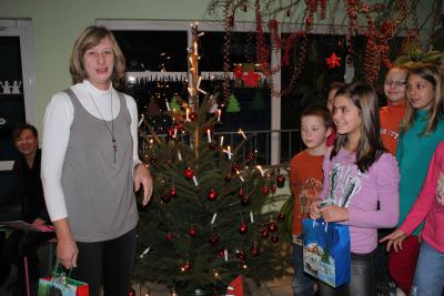 Foto des Albums: Weihnachtskonzert und Weihnachtsmarkt an der Oberschule mit Grundschulteil Glöwen (05. 12. 2012)