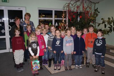 Foto des Albums: Weihnachtskonzert und Weihnachtsmarkt an der Oberschule mit Grundschulteil Glöwen (05. 12. 2012)