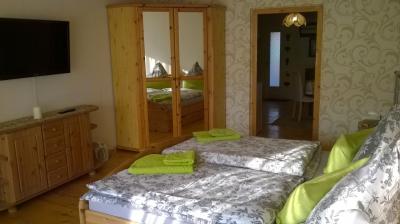 Foto des Albums: "Volkseigenes Gut" - Pension und Reiterstation Eisfeld