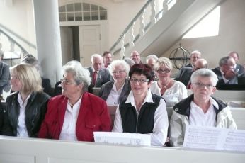 Foto des Albums: Singen in der Kirche Frauenchor u. Männergesangverein zur Hochzeit (06. 10. 2012)