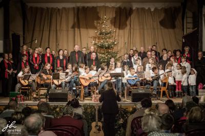 Foto des Albums: Weihnachtskonzert Gesangverein Wenings (22. 12. 2012)