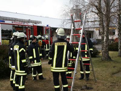 Foto des Albums: Feuerwehrgrundausbildung -Truppmann Teil 1- (09.02.2013)