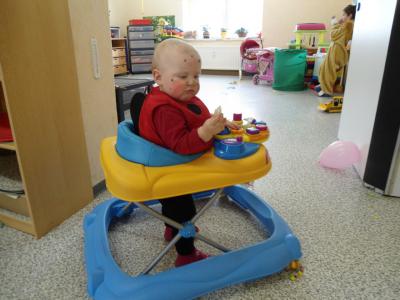 Leni schmeckt es ebenfalls  (Bild vergrößern)