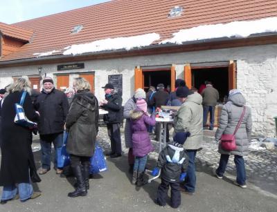 Foto des Albums: Bauernmarkt auf der Wasserburg (23.03.2013)