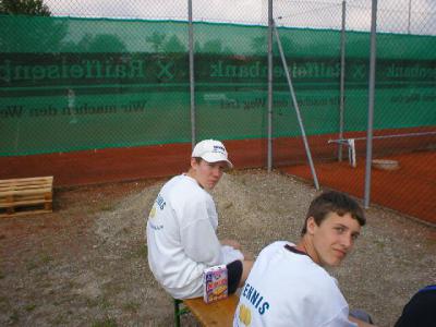 Foto des Albums: Herren-Mannschaft gegen Söchtenau und Hobbyrunde gegen 1868 Burghausen (12.05.2002)