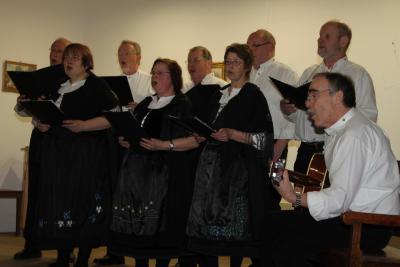 Foto des Albums: Mundartabende mit Volkstanz der Dorfgemeinschaft Kröffelbach (29. 04. 2013)