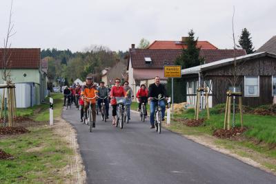 Foto des Albums: Einweihung des Radweges von Kemlitz nach Falkenberg mit Anschluss zum Höllberghof (01.05.2013)