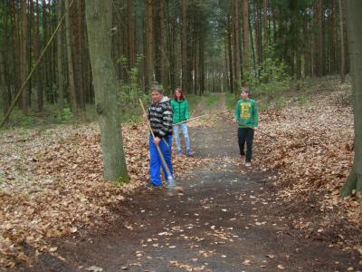 Foto des Albums: Unterricht am Lehrpfad der Oberschule Glöwen mit Grundschulteil (17. 05. 2013)