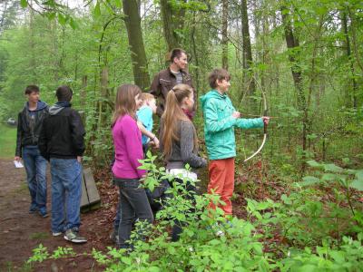 Foto des Albums: Unterricht am Lehrpfad der Oberschule Glöwen mit Grundschulteil (17. 05. 2013)