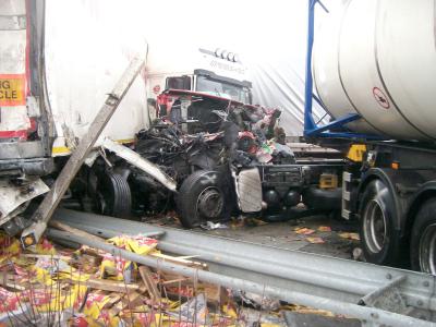 Foto des Albums: Massenkarambolage auf der A 17 (24. 12. 2010)