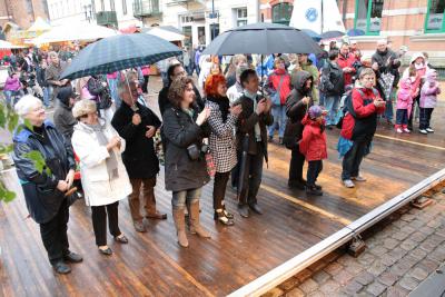 Foto des Albums: Blockflöte und Schlagzeug beim Stadtfest