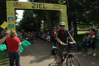 Foto des Albums: Tour de Prignitz 2013 Ankunft der Pritzwalker in Meyenburg am 01.06.2013