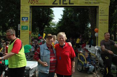 Foto des Albums: Tour de Prignitz 2013 Ankunft der Pritzwalker in Meyenburg am 01.06.2013