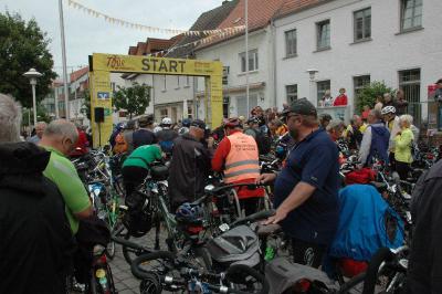 Foto des Albums: Tour de Prignitz 2013 Start der Pritzwalker nach Meyenburg am 01.06.2013
