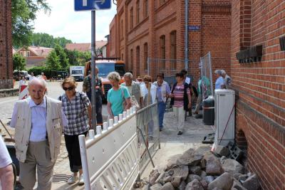 Foto des Albums: Brandenburger Seniorenwoche - Stadtrundgang mit Bürgermeister (18.06.2013)