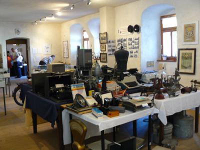 Foto: Steinbrecher  (Bild vergr&ouml;&szlig;ern)