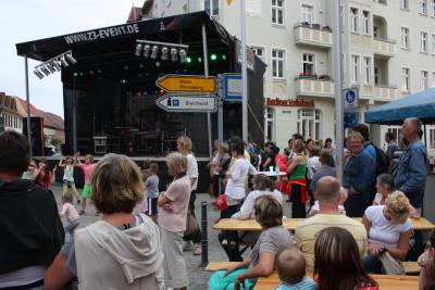 Foto des Albums: 5. Mittsommernacht-Shopping in Wittstock (05.07.2013)