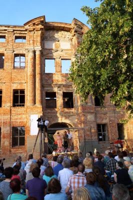 Foto des Albums: Sommertheater an der Schlossruine in Dahme/Mark (19.07.2013)