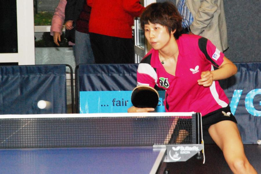 Bild: Spitzenspielerin Seok Ha Jung zum erstenmal im 96 - Trikot