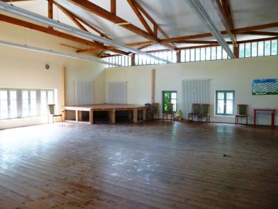 Saal  (Bild vergr&ouml;&szlig;ern)