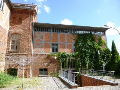 R&uuml;ckseite Alte Brennerei  (Bild vergr&ouml;&szlig;ern)