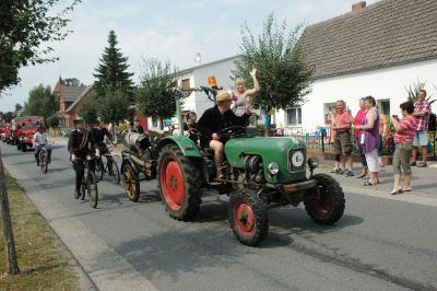 Foto des Albums: 100 Jahre Feuerwehr und Dorffest gemeinsam gefeiert