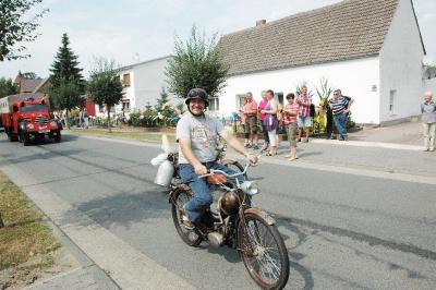 Foto des Albums: 100 Jahre Feuerwehr und Dorffest gemeinsam gefeiert
