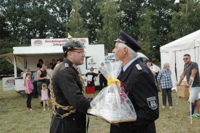 Foto des Albums: 100 Jahre Feuerwehr und Dorffest gemeinsam gefeiert