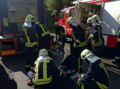 Foto des Albums: Einsatz 147/2013 - defekter Gefahrstofftransport
