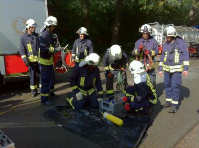 Foto des Albums: Einsatz 147/2013 - defekter Gefahrstofftransport