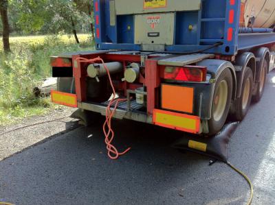 Foto des Albums: Einsatz 147/2013 - defekter Gefahrstofftransport