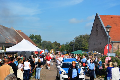 Foto des Albums: Fanfarenzug Potsdam - 10. Dorf- und Erntefest (15.09.2013)