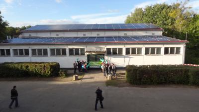 Foto des Albums: Photovoltaikanlage auf der Turnhalle offiziell in Betrieb genommen (20. 09. 2013)