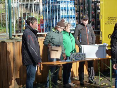 Meldestelle - bis 9.30 Uhr  (Bild vergr&ouml;&szlig;ern)