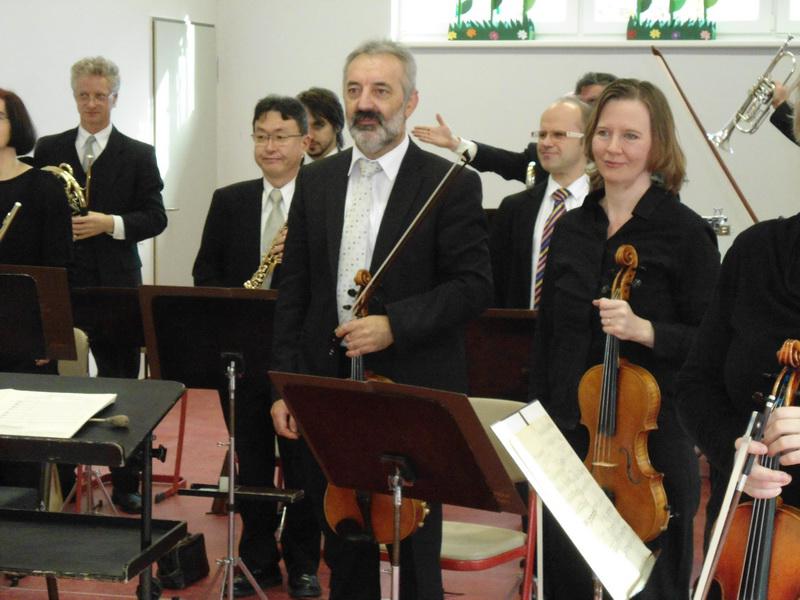 Bild: Die Mitteldeutsche Kammerphilharmonie aus Schönebeck