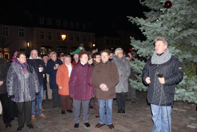 Foto des Albums: Der Wittstocker Marktplatz erstrahlt im Lichterglanz (01.12.2013)