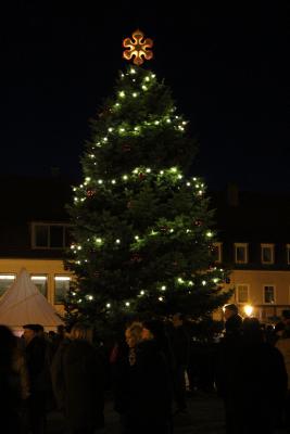 Foto des Albums: Der Wittstocker Marktplatz erstrahlt im Lichterglanz (01.12.2013)