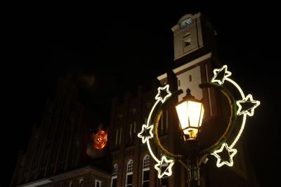 Foto des Albums: Der Wittstocker Marktplatz erstrahlt im Lichterglanz (01.12.2013)