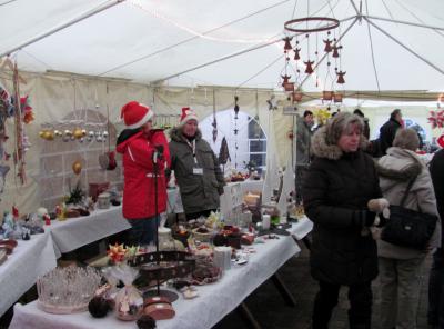 Foto des Albums: Impressionen vom Adventsmarkt für einen guten Zweck auf dem Hof der Familie Opitz-Voigt (19. 12. 2013)