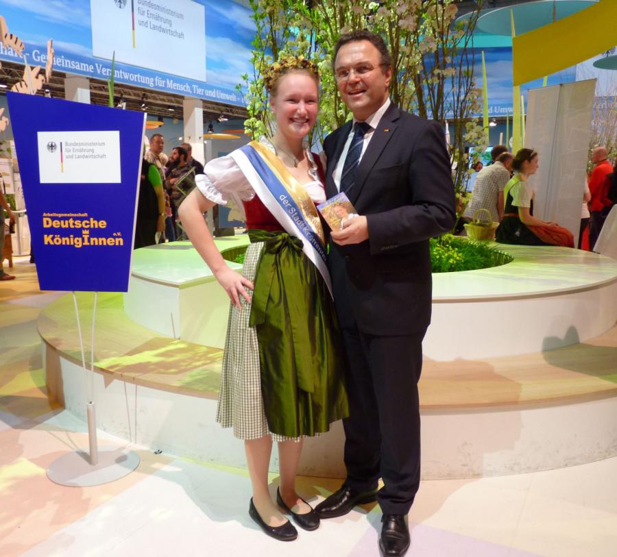Bild: Julie und der Minister