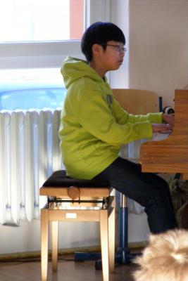 Foto des Albums: Neugierige Kinder als Konzertgäste