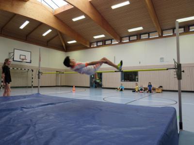 Foto des Albums: Hochsprungwettbewerb Klasse 3 bis 6