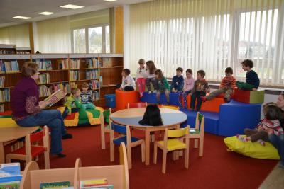 Foto des Albums: Einweihung der neuen Kinderbuchabteilung in der Stadtbibliothek