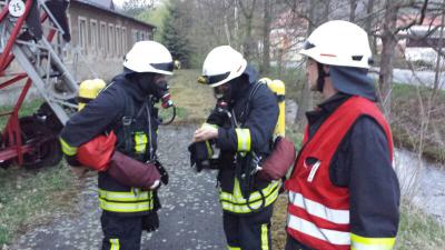 Foto des Albums: Ausbildung „Gruppe im Löscheinsatz“ (03. 04. 2014)