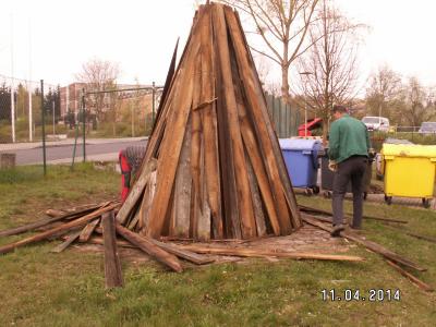 Aufbau des Osterfeuer 