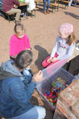 Foto des Albums: Suche von Ostereiern im Schlosspark (19.04.2014)