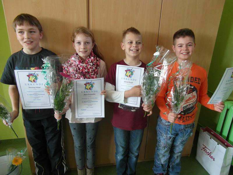 Bild: v.l.n.r.Henning Hölzel, Alexa Gromadka, Niklas Rumpf, Gian Luca Homann